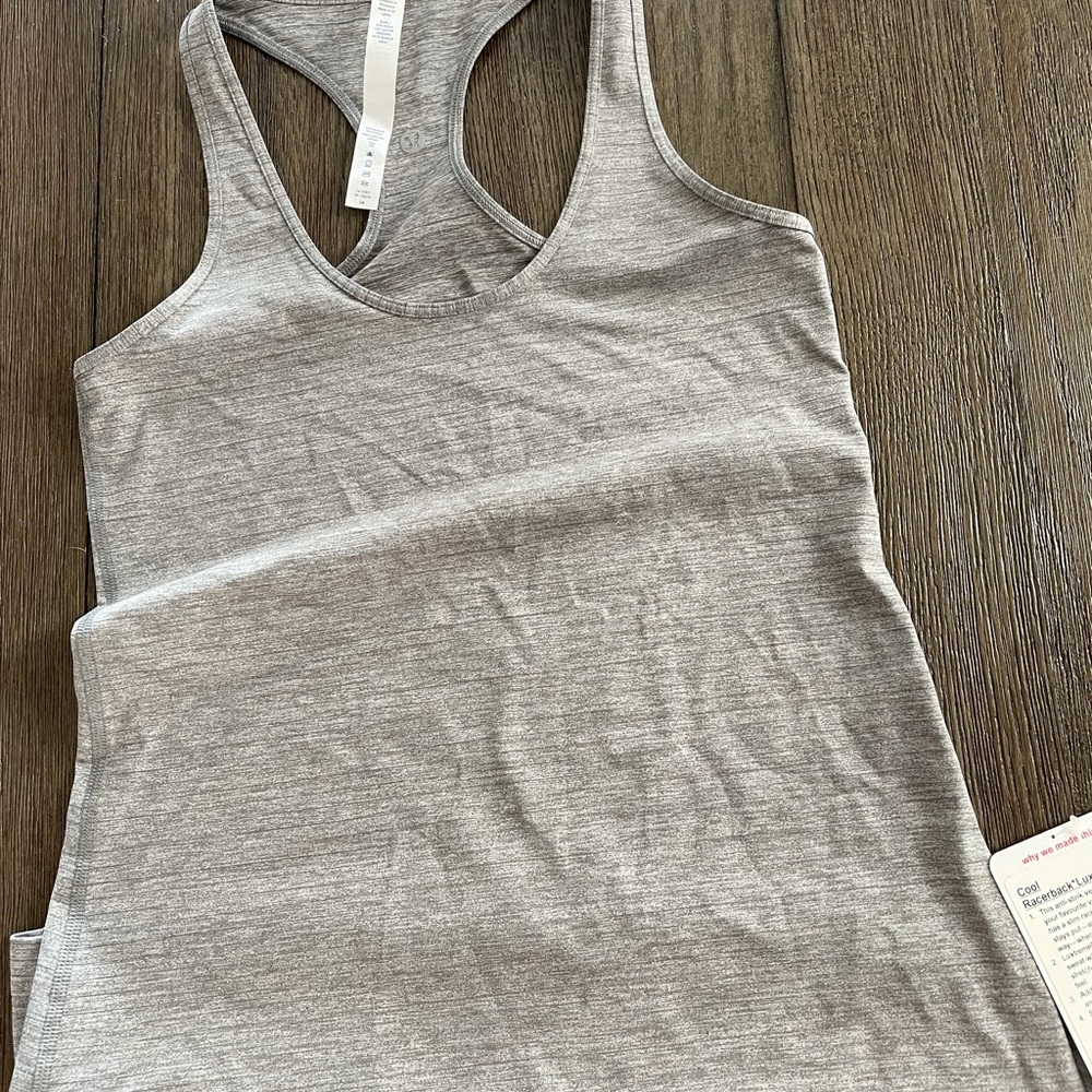Lululemon cool razorback luxtreme tank size 8